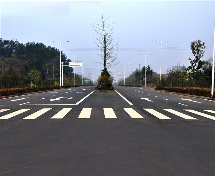 三岔湖环湖路沥青路面2.png